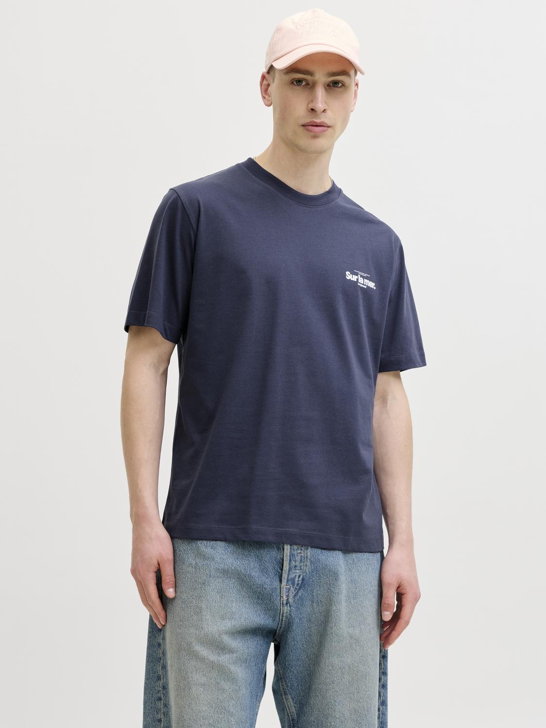 model_shot-front