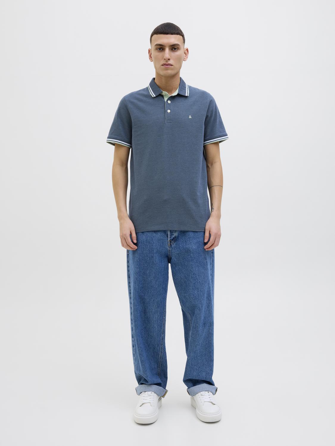 model_shot-front_full