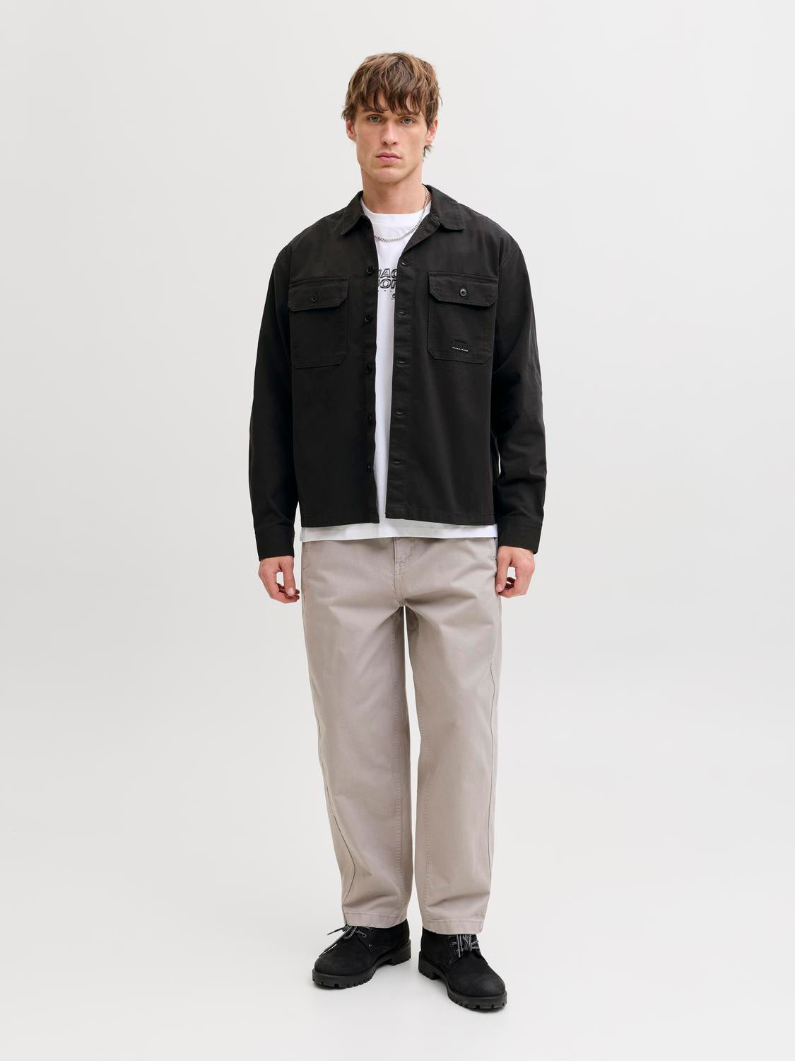 model_shot-front_full