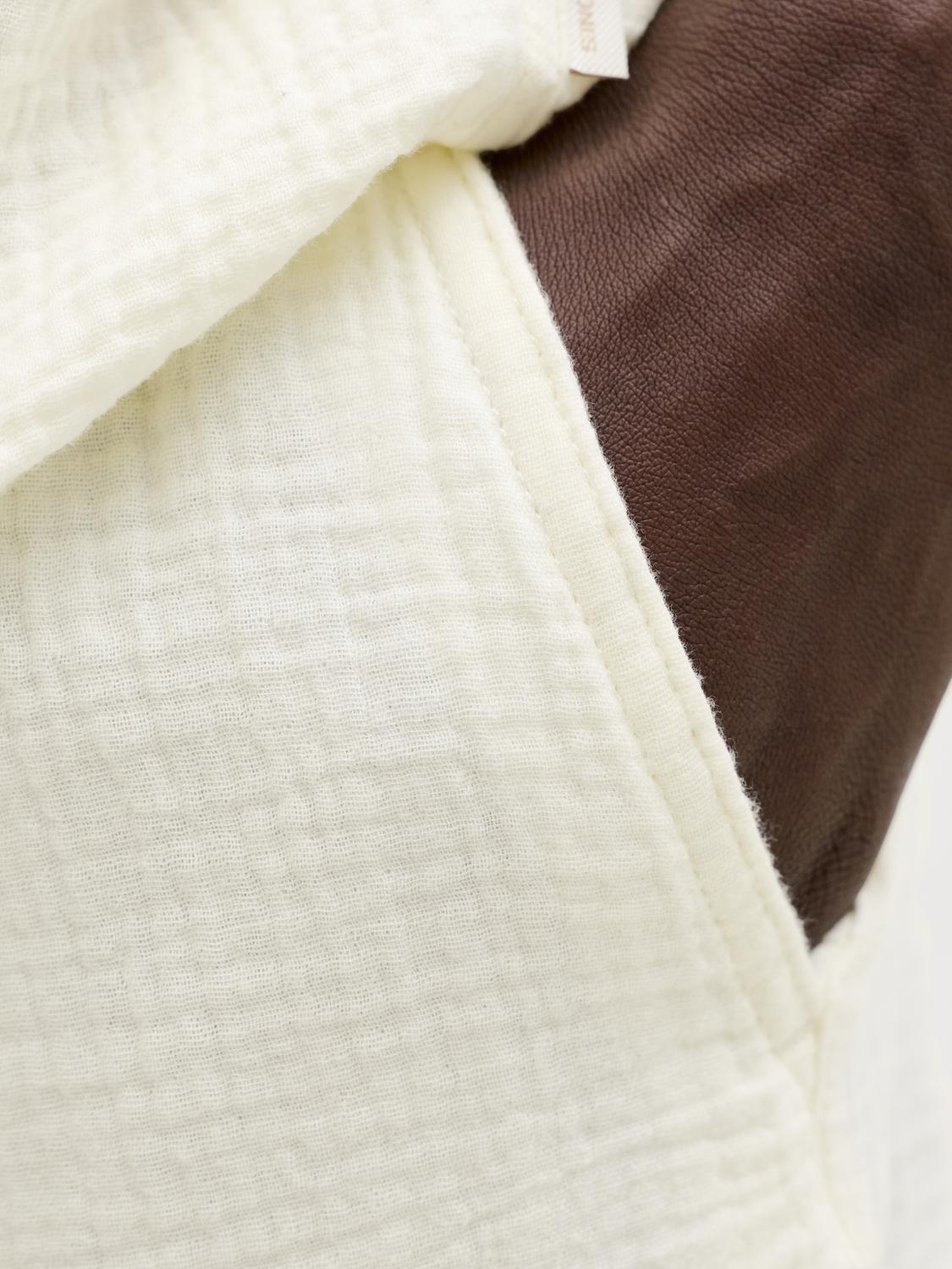 model_shot-detail