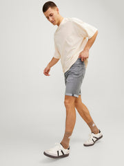 model_shot-creative