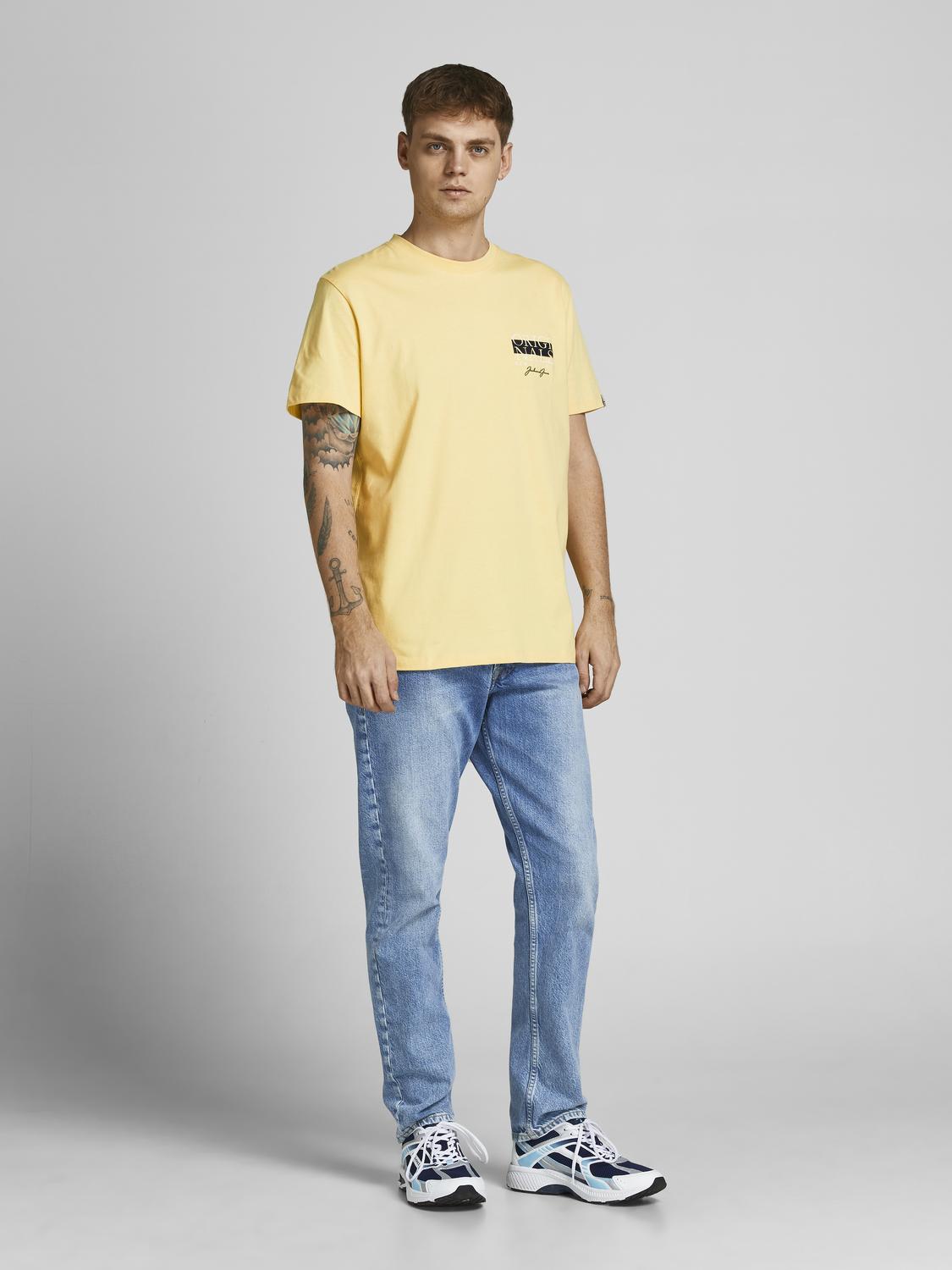 model_shot-front_full
