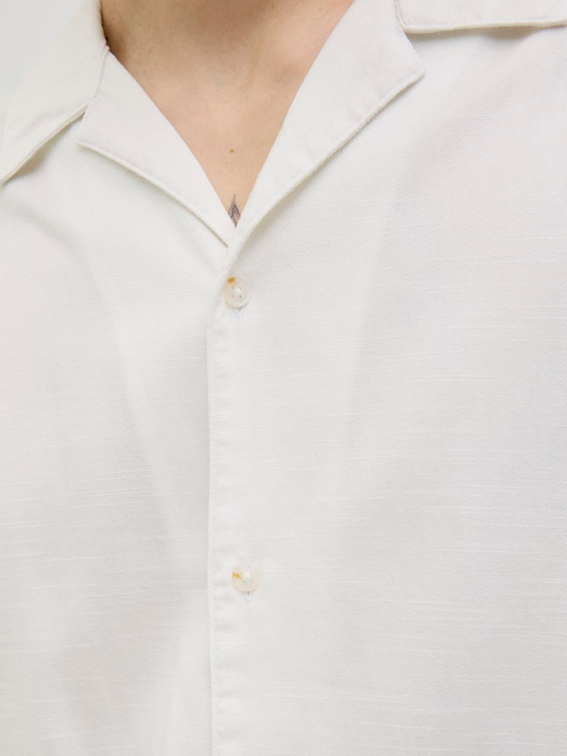 قميص رجالي أبيض صيفي بياقة Resort من جاك آند جونز – تصميم Loose Fit أنيق