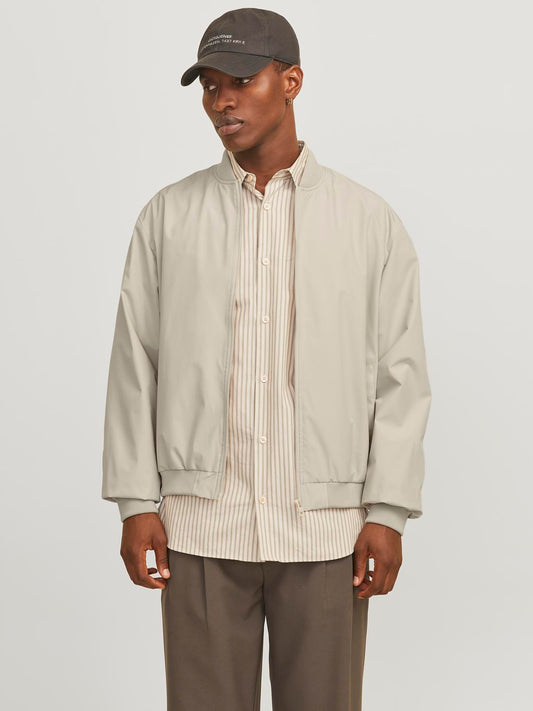 model_shot-front
