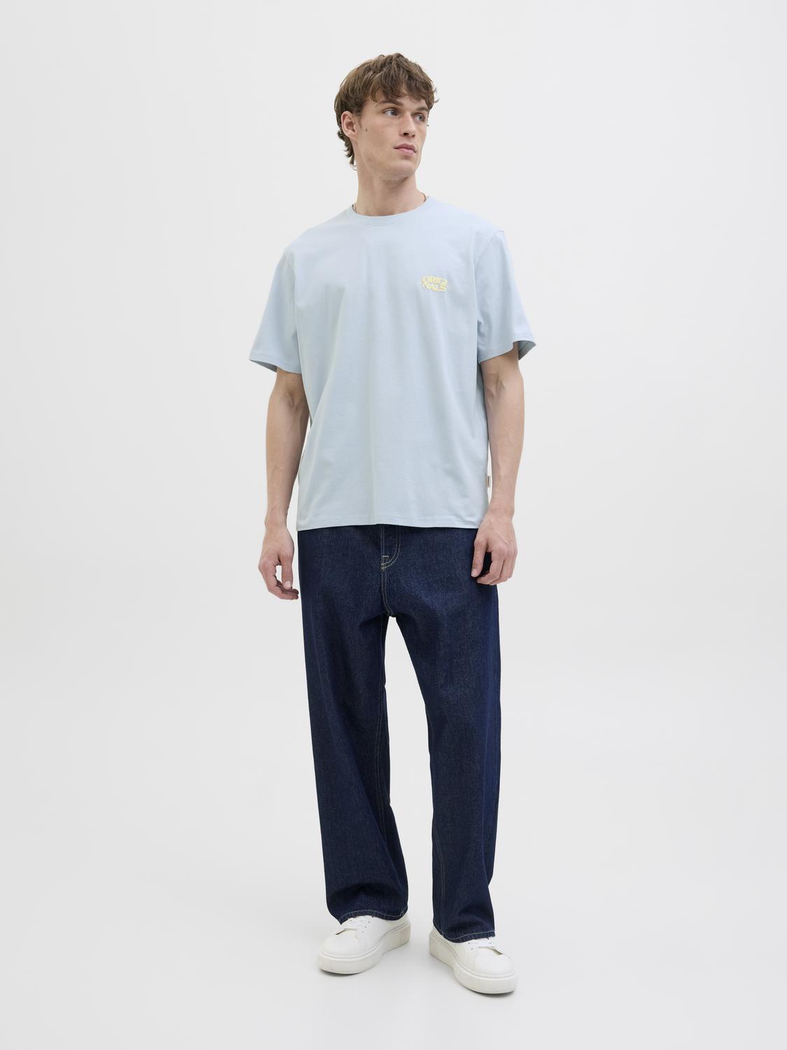 model_shot-front_full