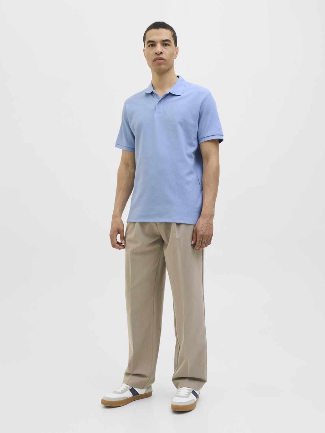 model_shot-front_full
