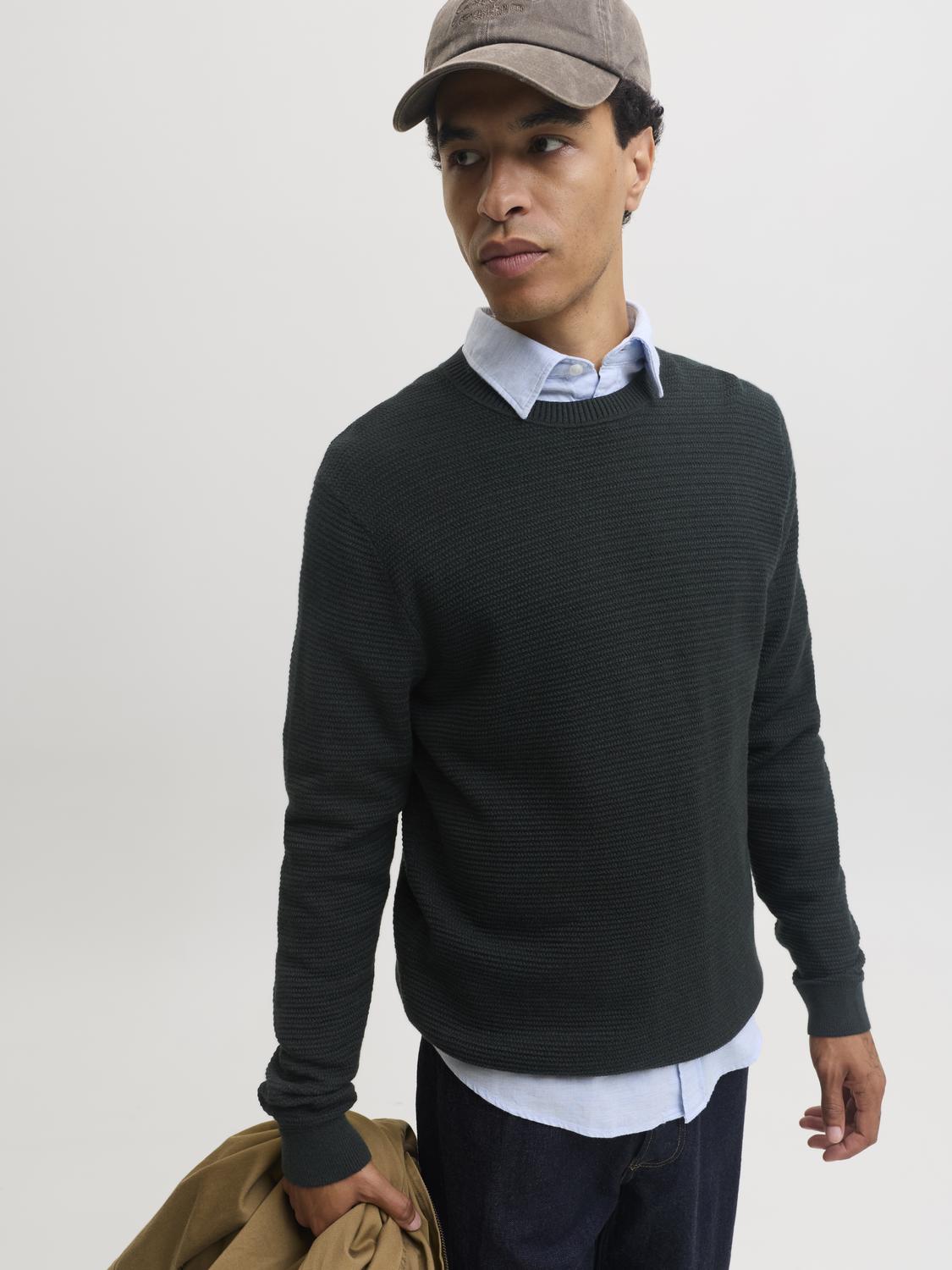 model_shot-creative