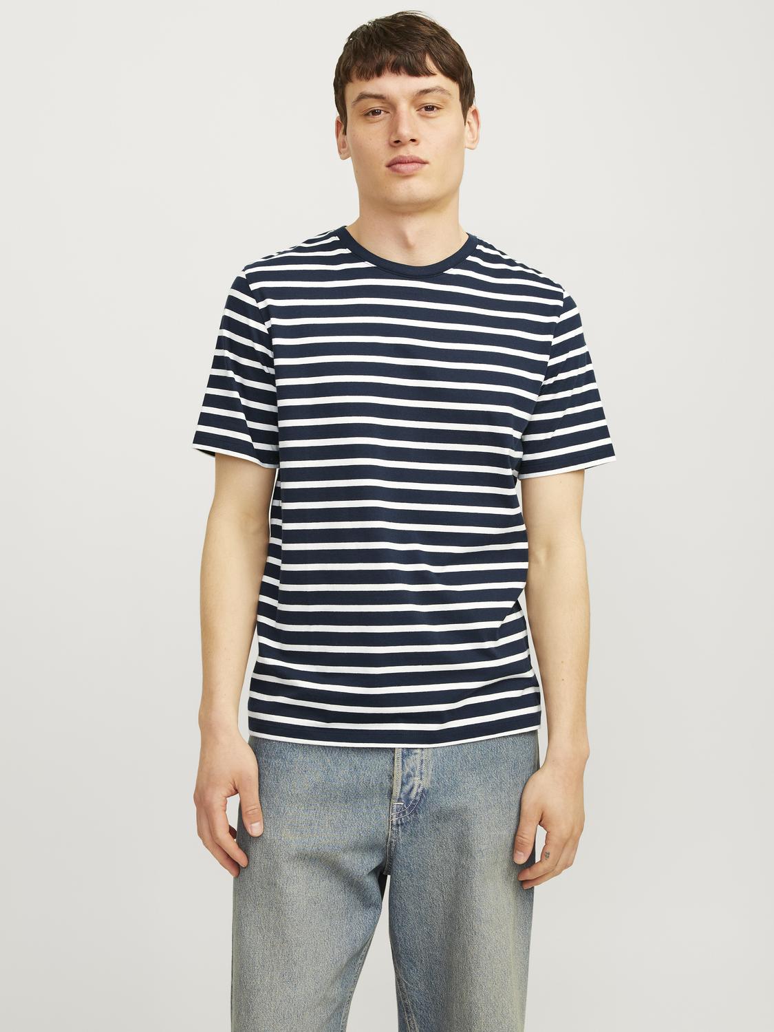 model_shot-front