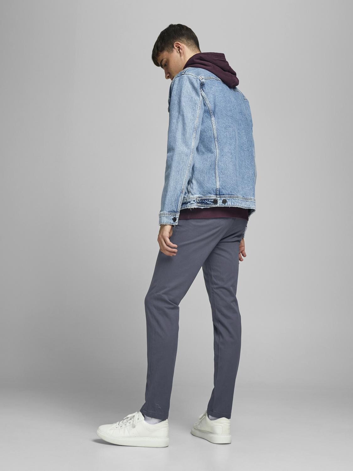 model_shot-back