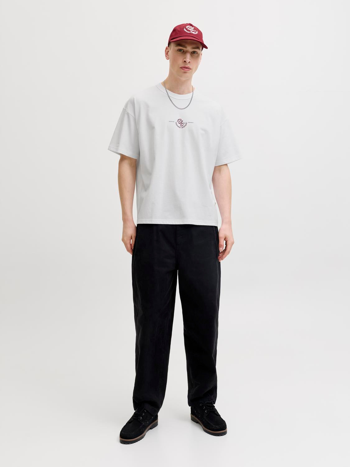 model_shot-front_full