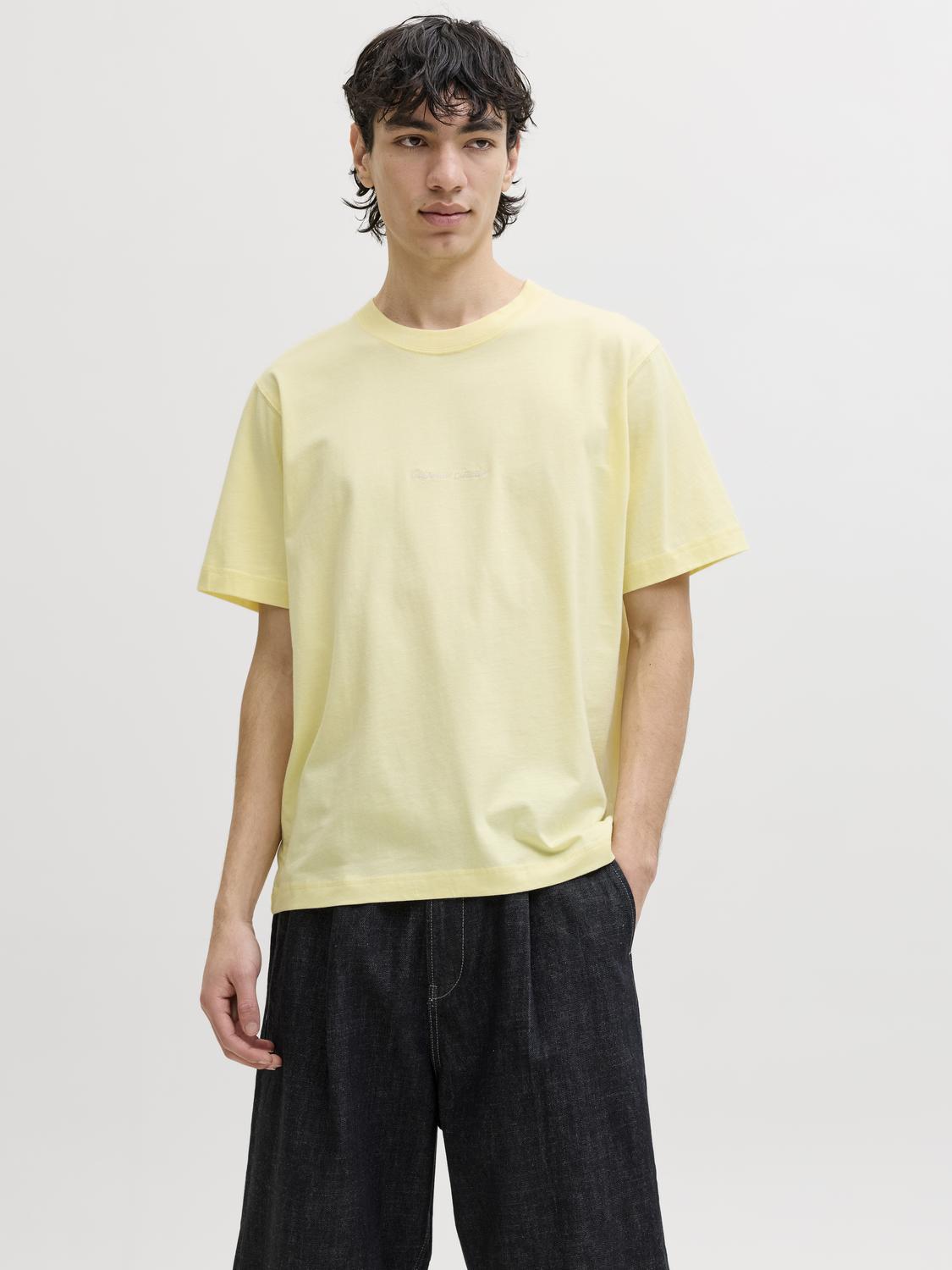 model_shot-front
