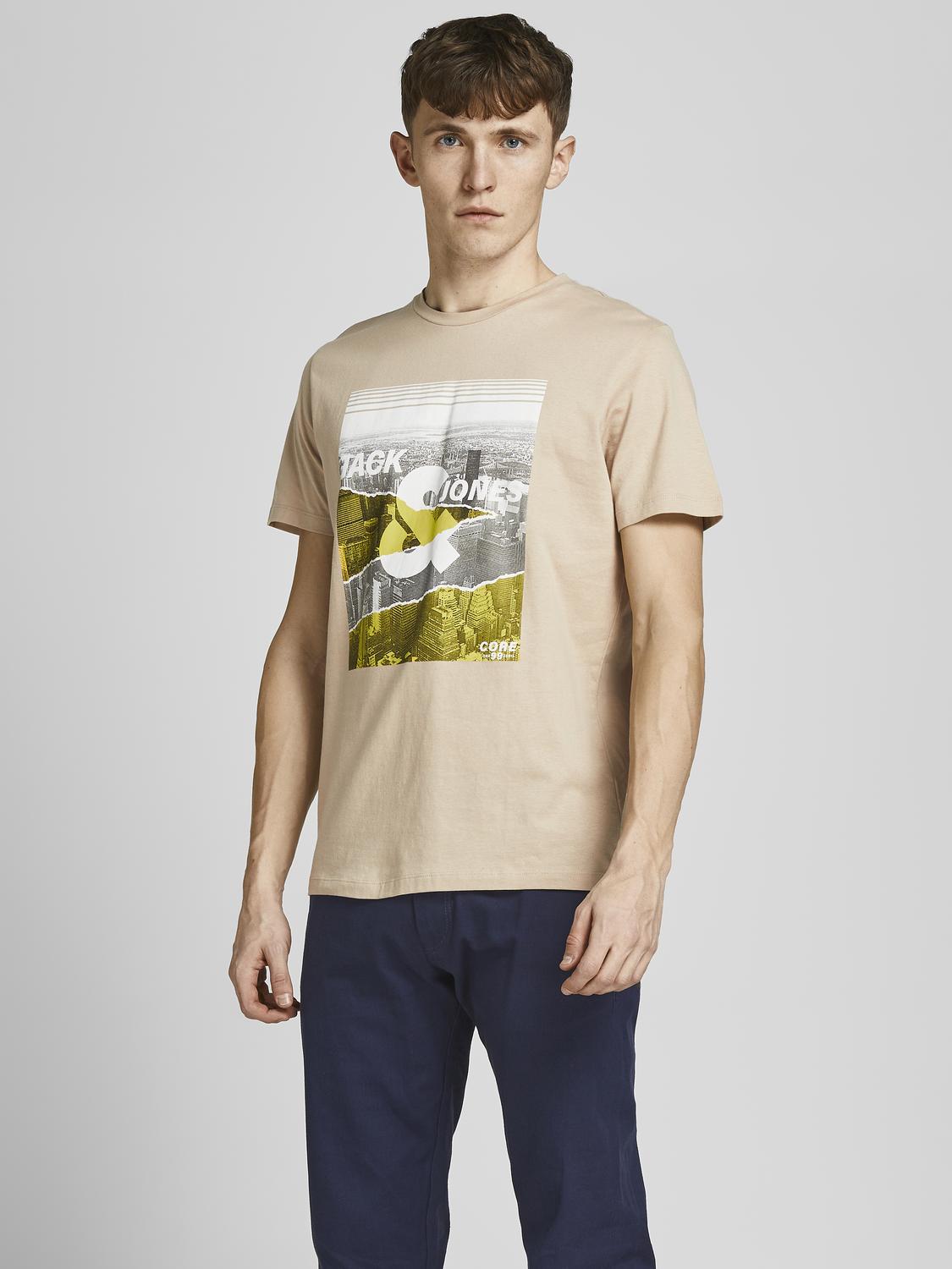 model_shot-front