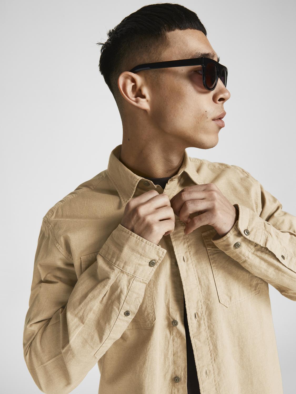 model_shot-creative