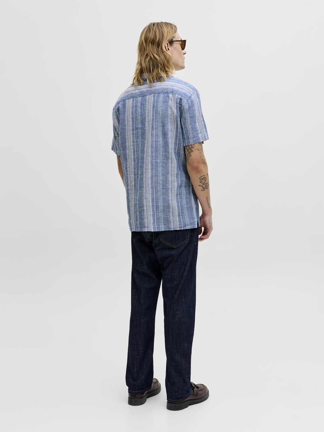 model_shot-back