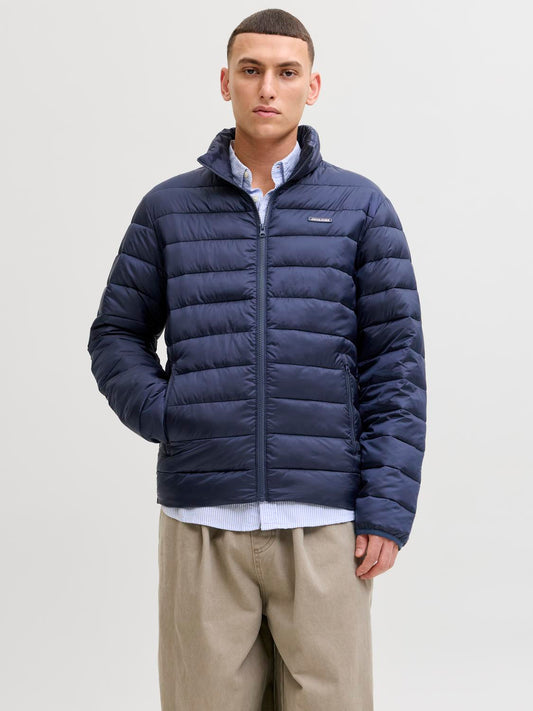 model_shot-front