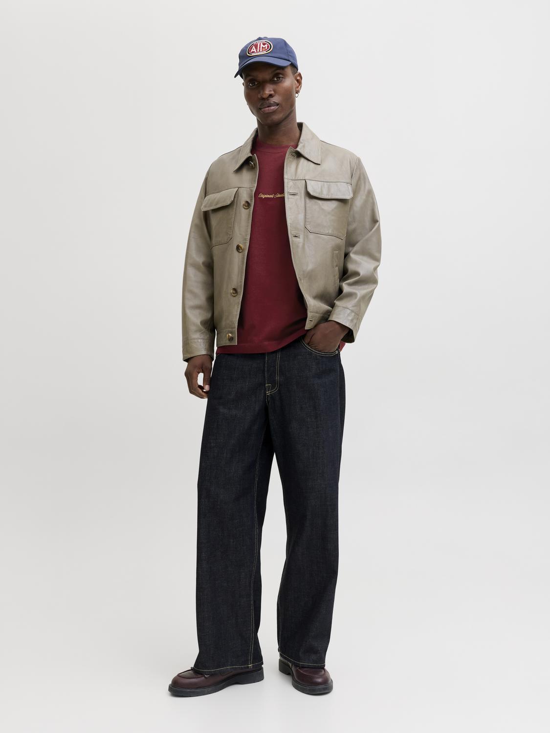 model_shot-front_full