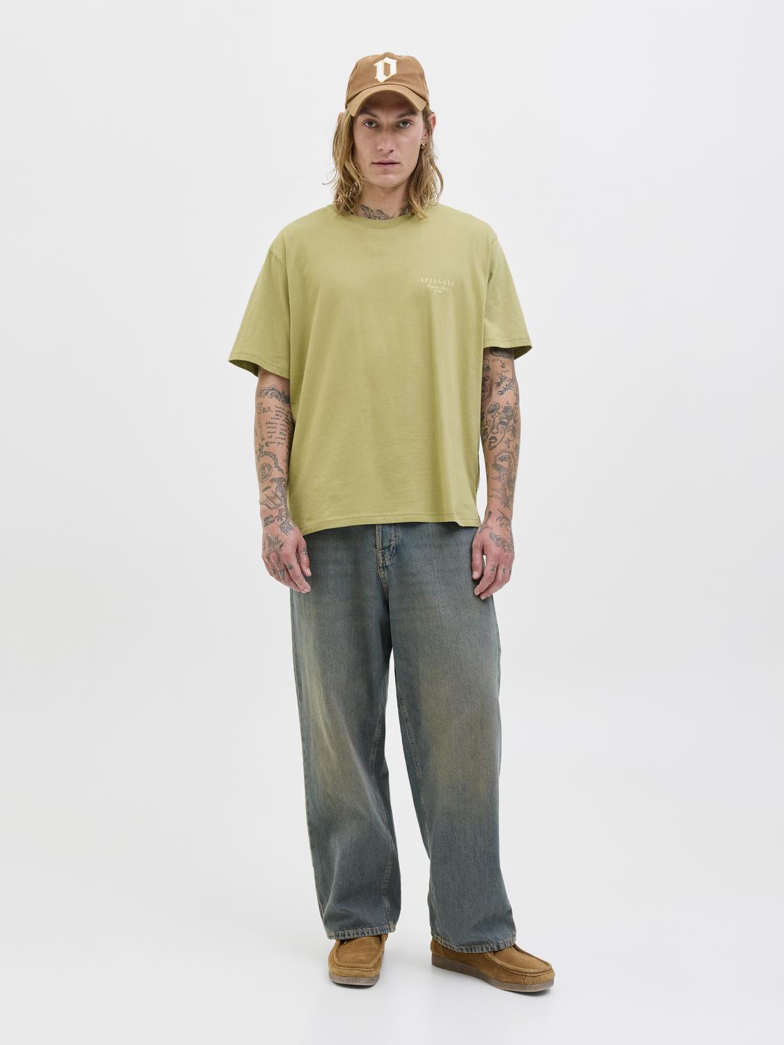 model_shot-front_full