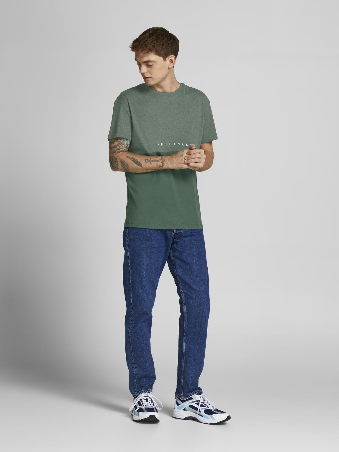 model_shot-front_full