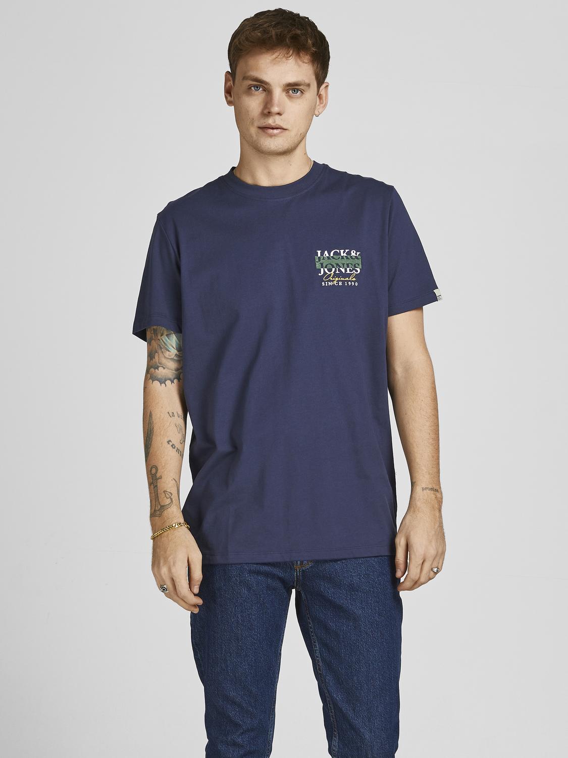 model_shot-front