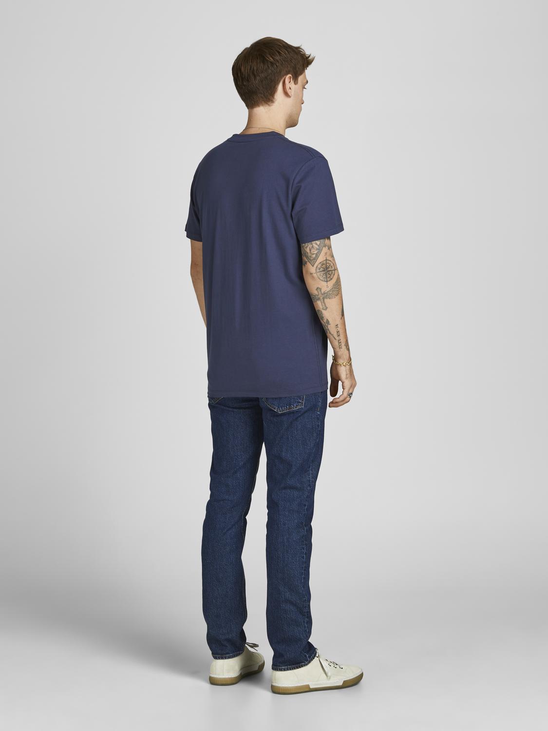 model_shot-back