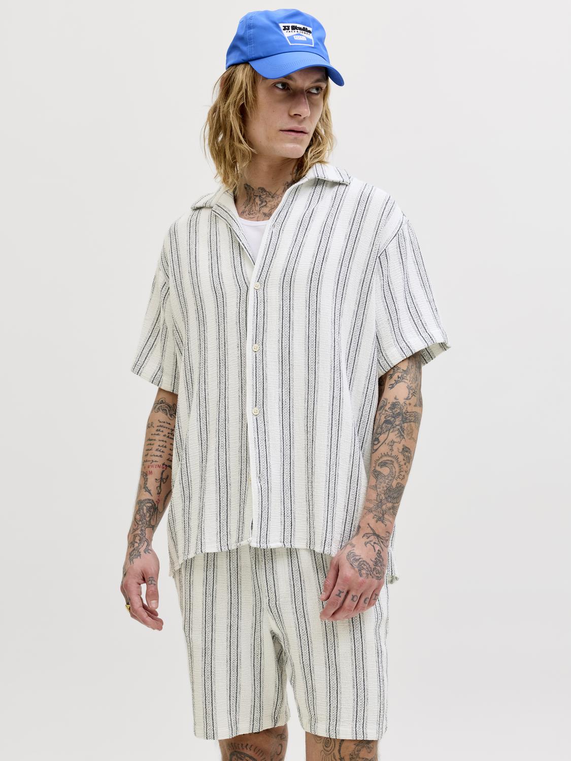 model_shot-front