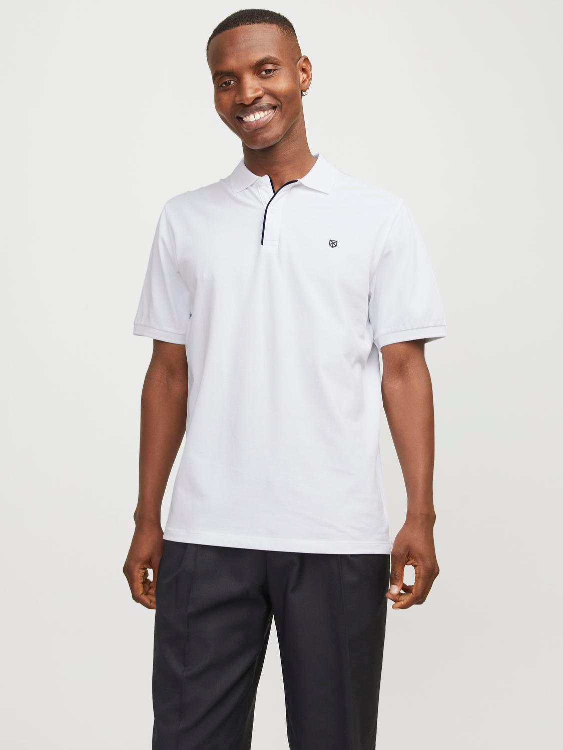 model_shot-front