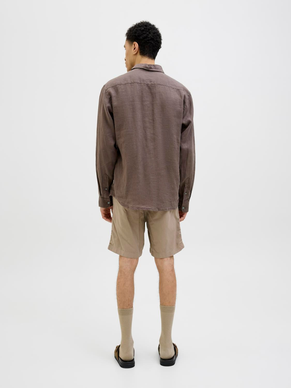 model_shot-back