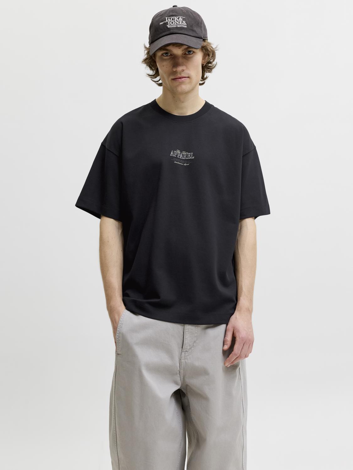 model_shot-front