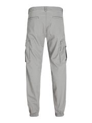 بنطلون رمادي رجالي بستايل كارجو – من الخلف