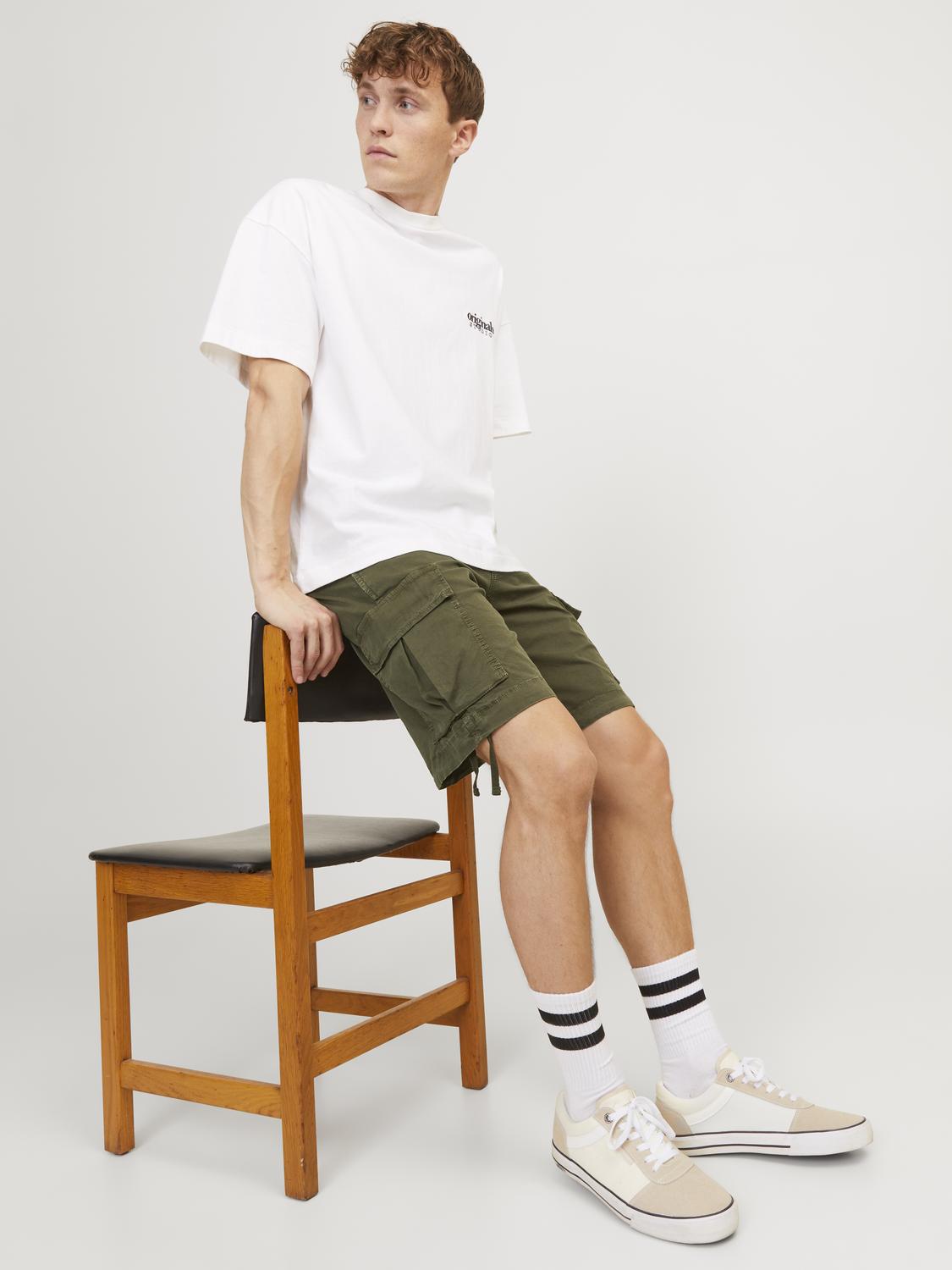 model_shot-creative