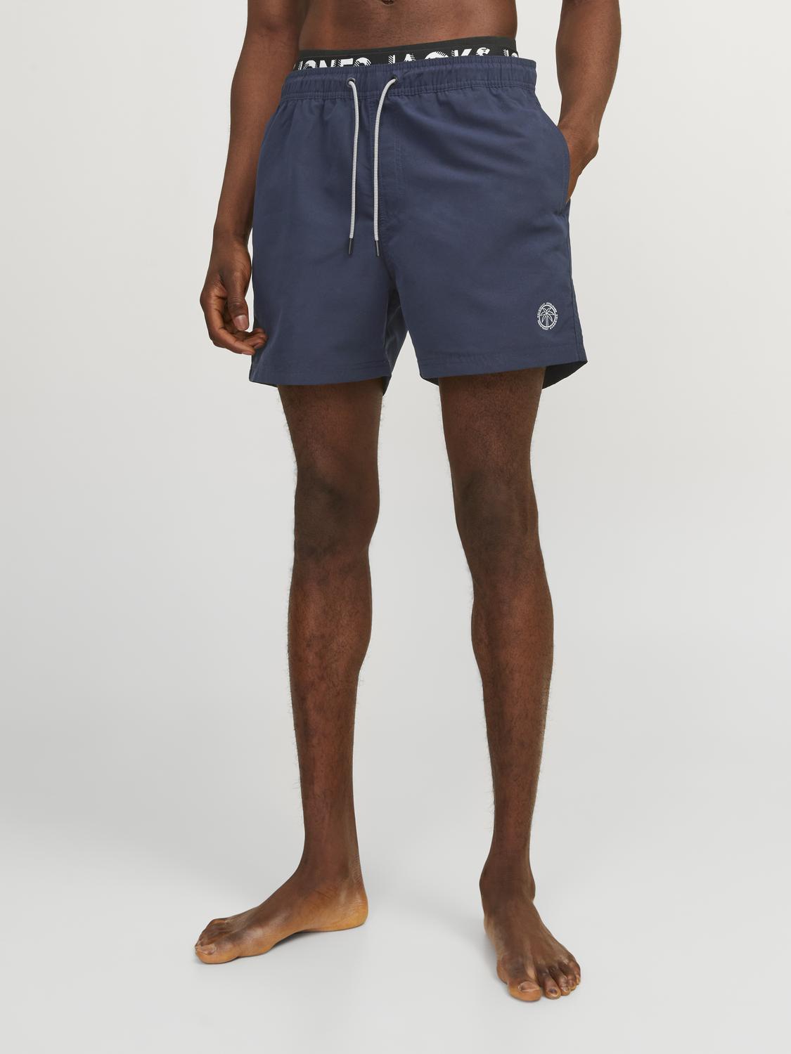 model_shot-front