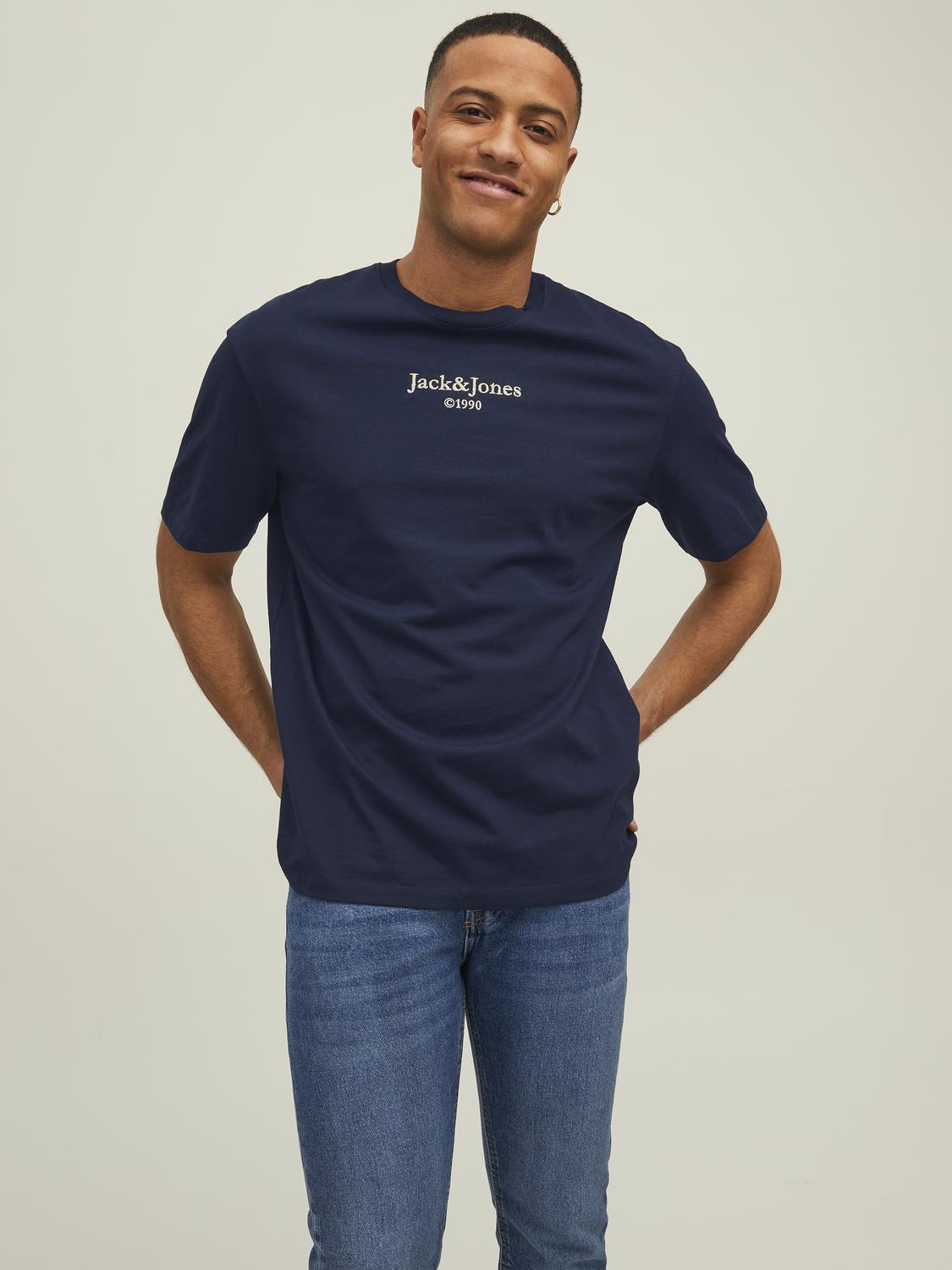 model_shot-front