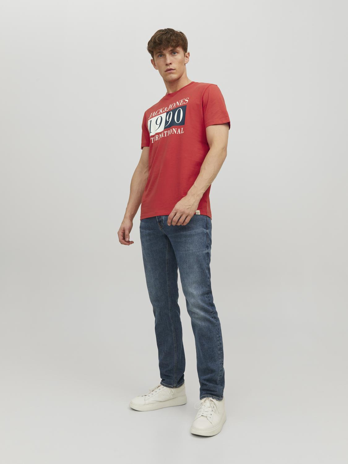 model_shot-front_full
