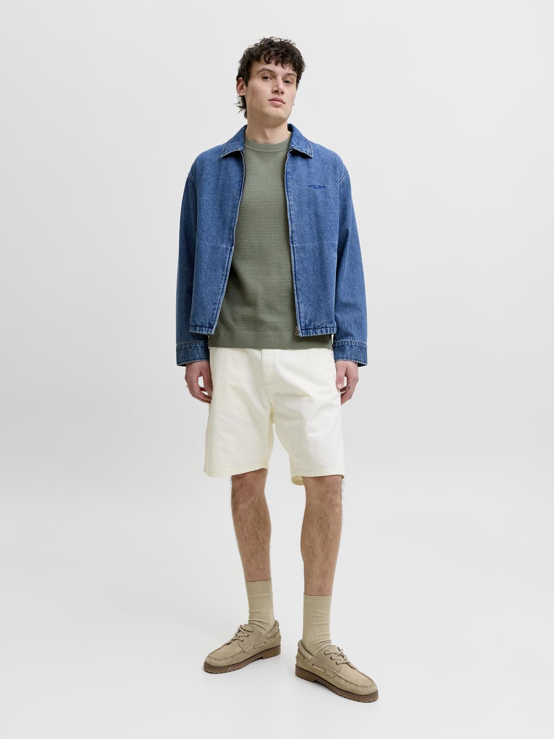 model_shot-front_full
