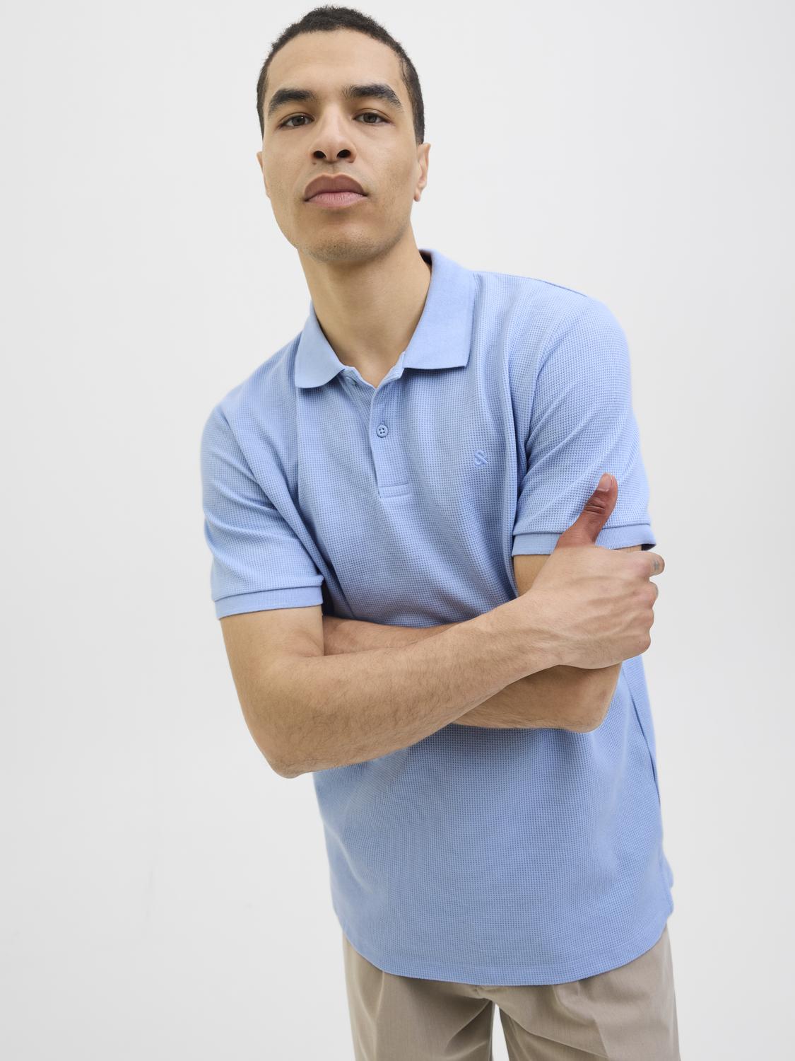 model_shot-creative