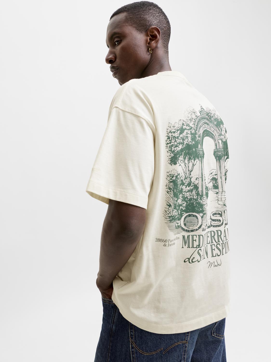 model_shot-creative