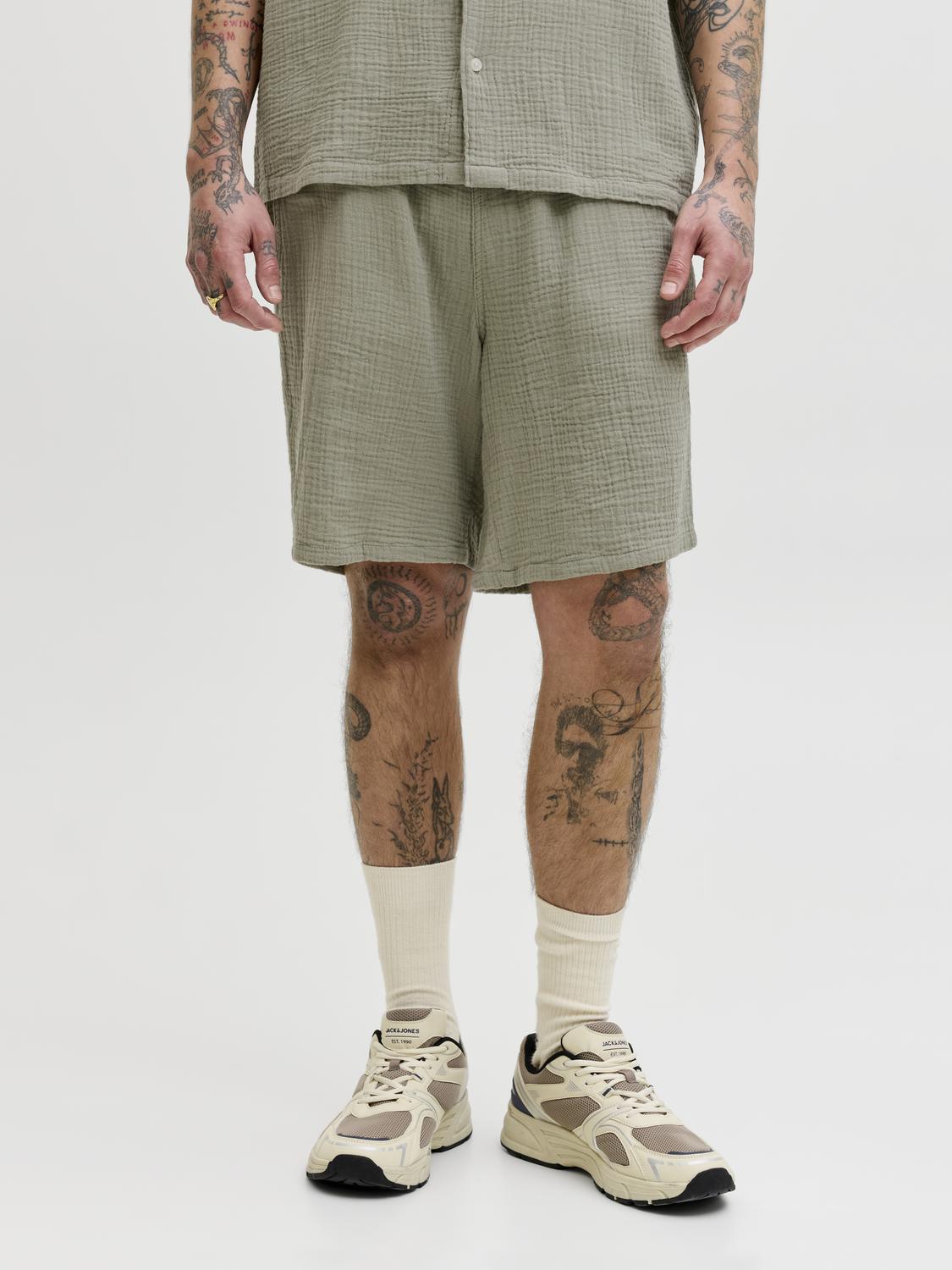 model_shot-front