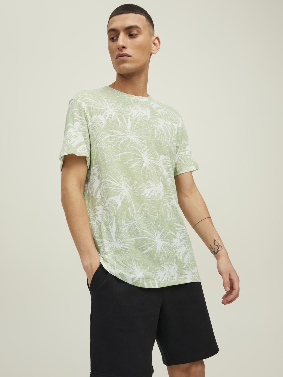 model_shot-front
