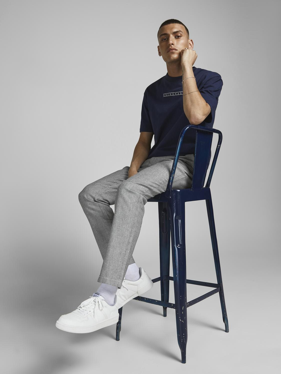 model_shot-creative
