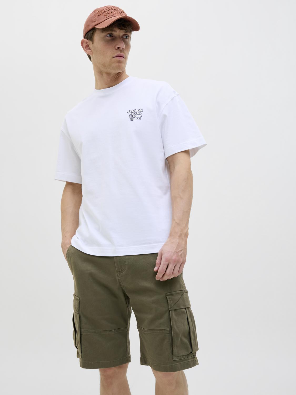 model_shot-creative