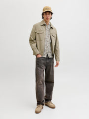 model_shot-front_full