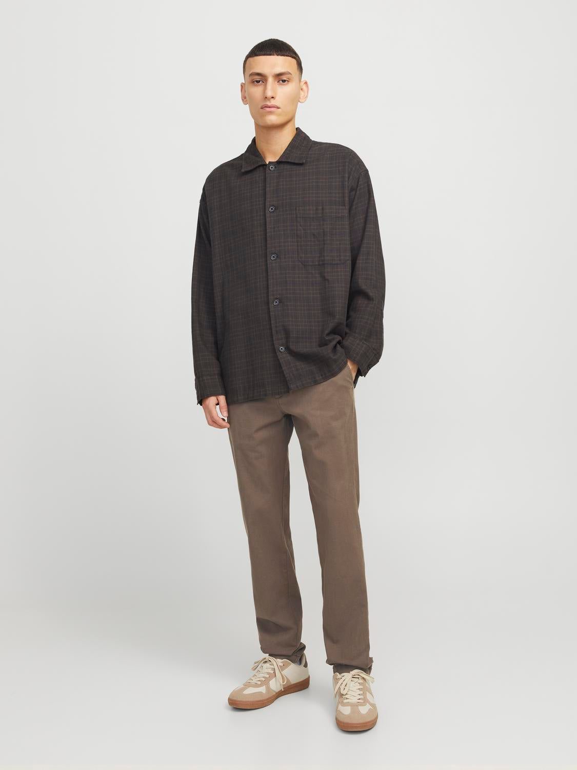 model_shot-front_full