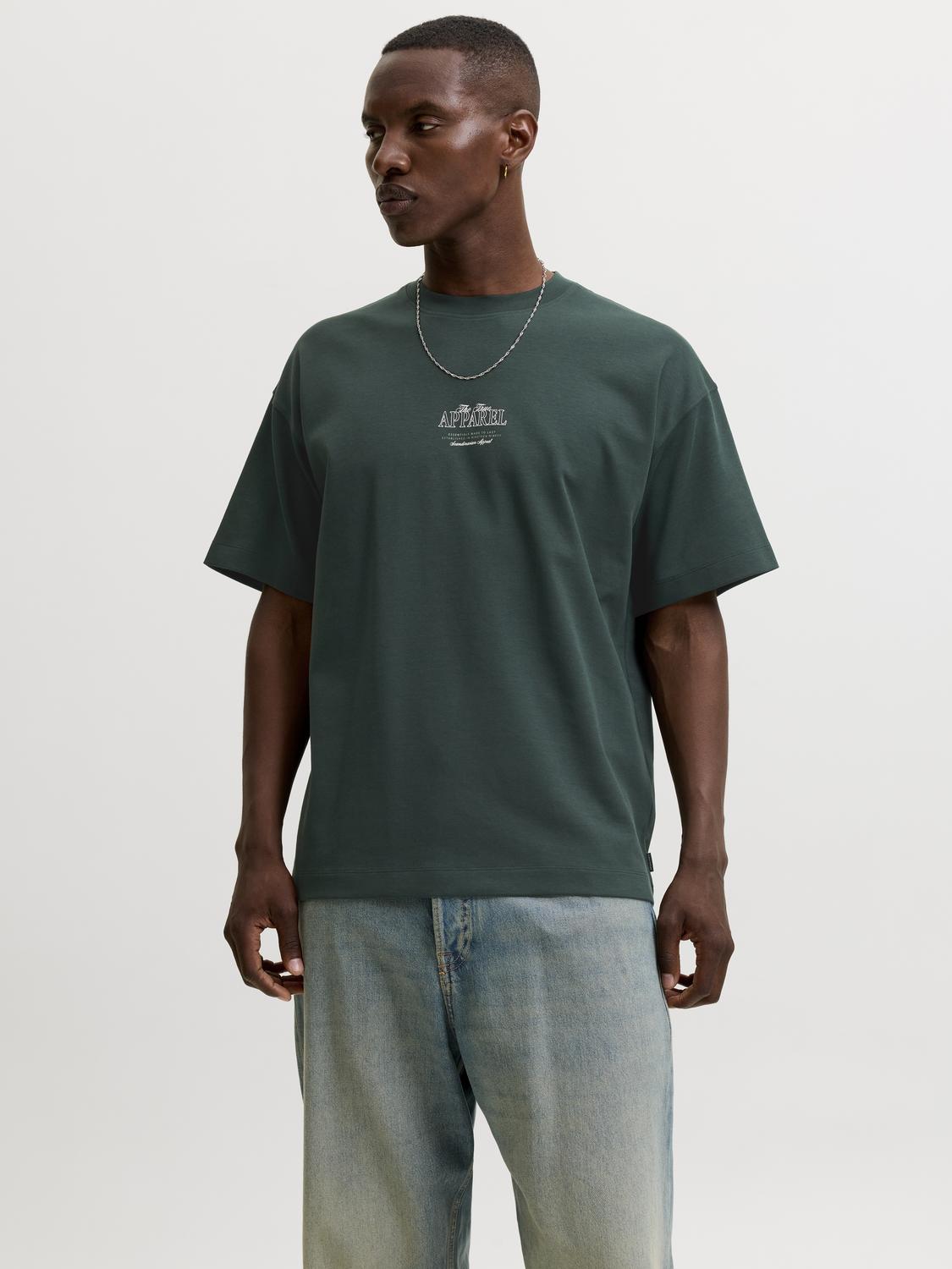 model_shot-front