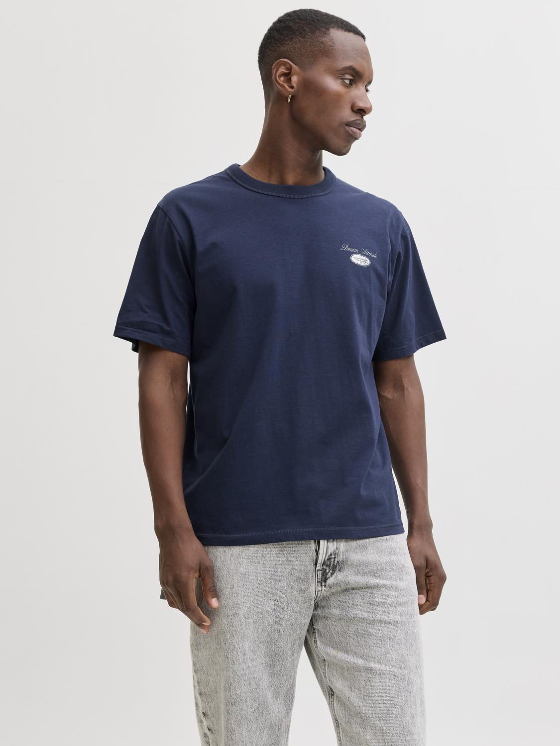 model_shot-front