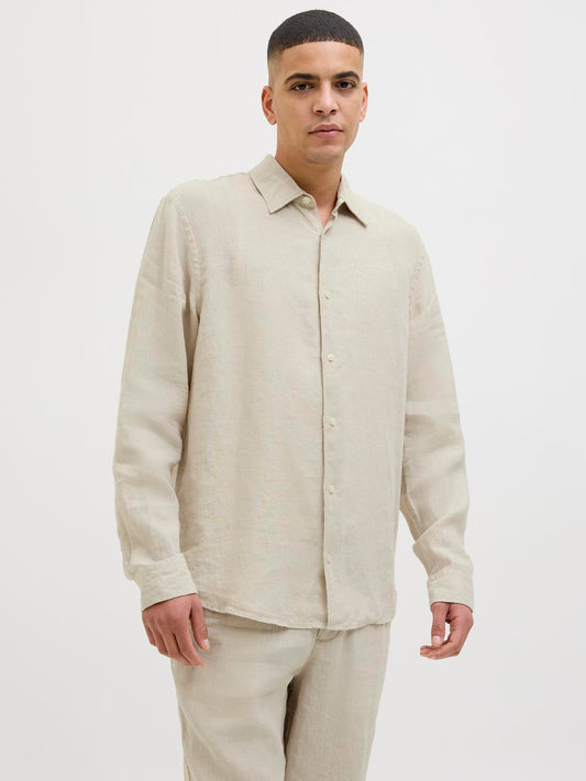 model_shot-front