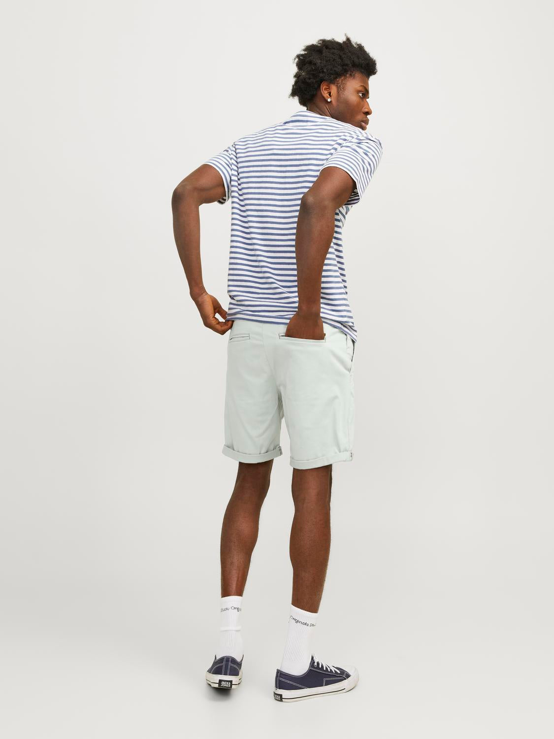 model_shot-back