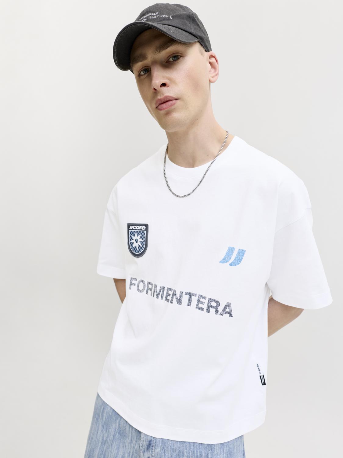 model_shot-creative