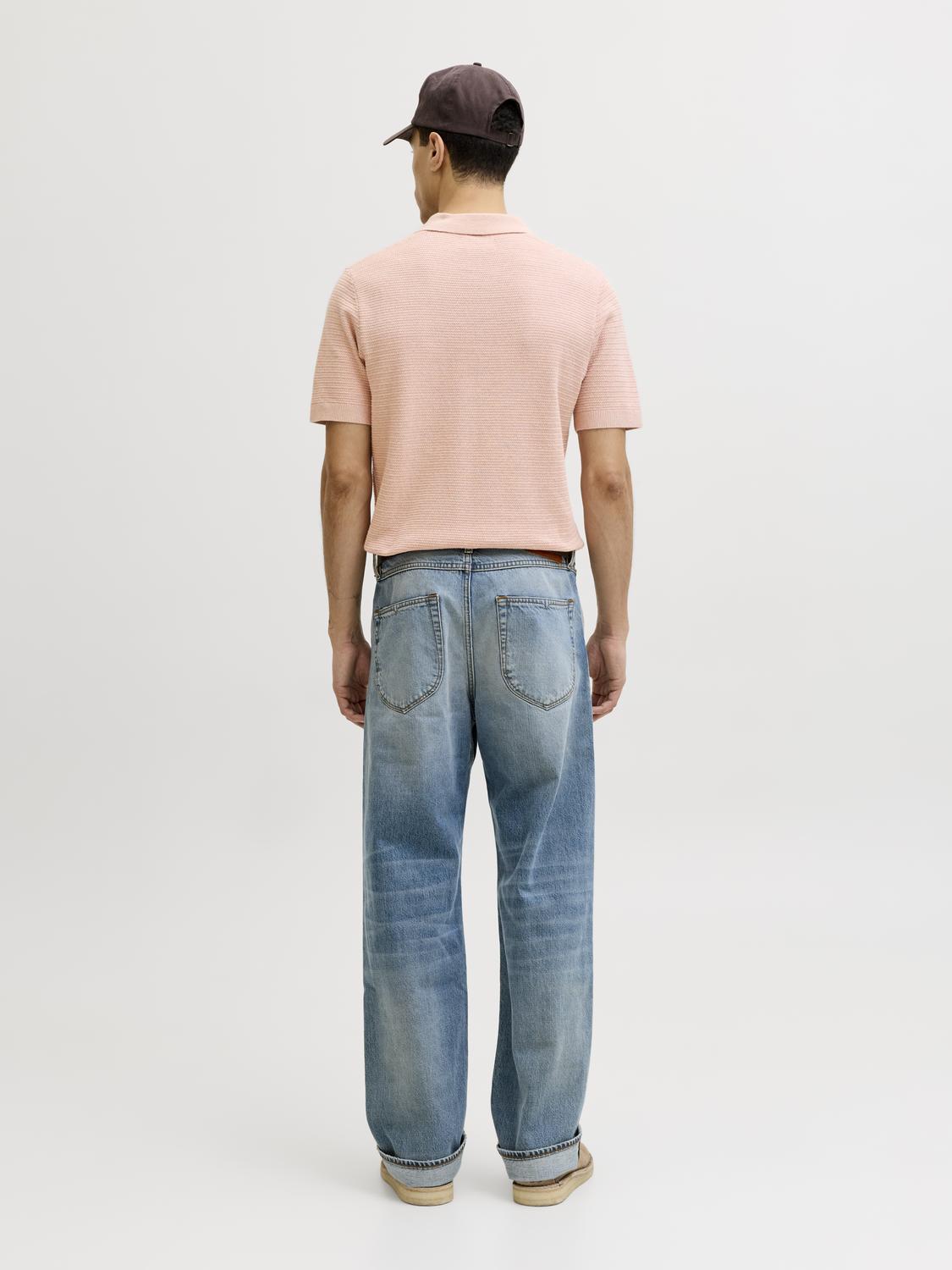 model_shot-back