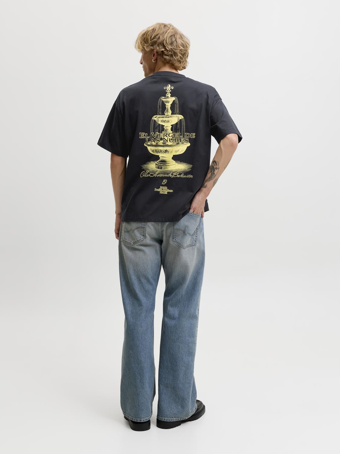 model_shot-back