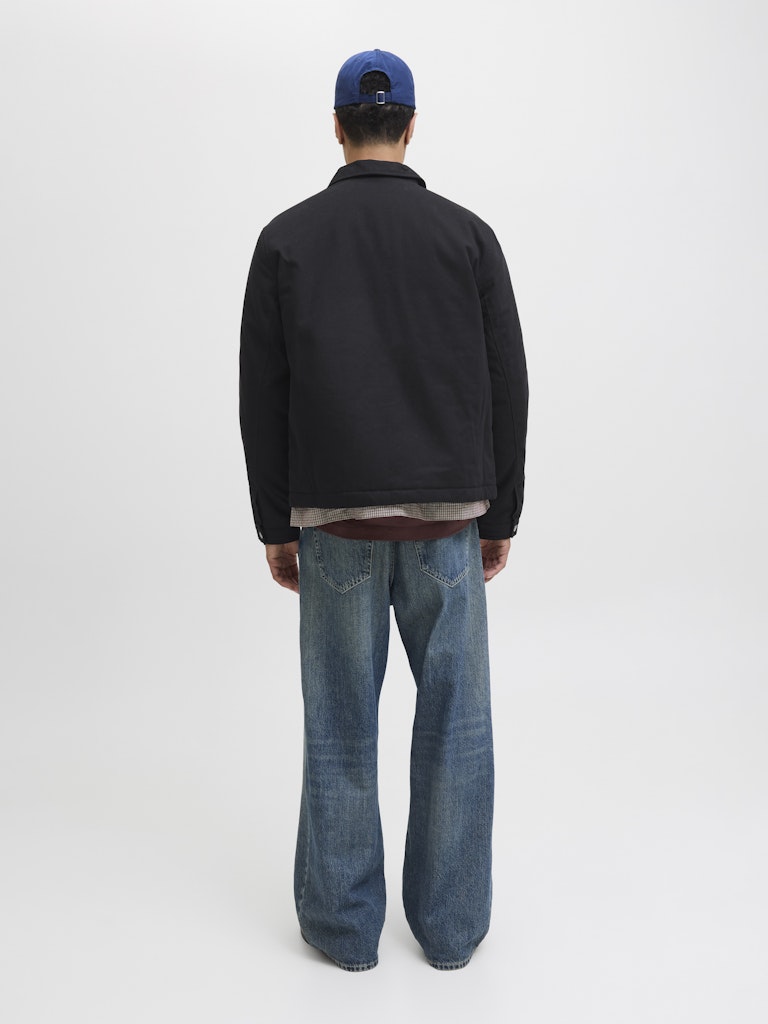 جاكيت إدوفير ووركر من الخلف